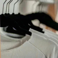 فروش یکجا تیشرت اسپرت دخترانه وپسرانه یه قیمت عمده
