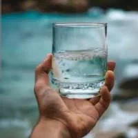 نیازمند نیروی کار ثابت