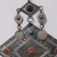 گردن آویز ورشو قاجاری|کلکسیون اشیاء عتیقه|بجستان, |دیوار