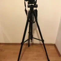 سه پایه دوربین