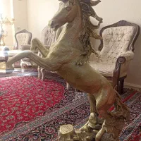 مجسمه اسب