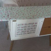 میز اتو وچرخ خیاطس