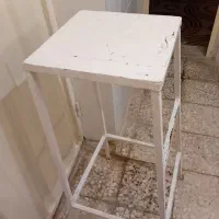 چهارپایه فلزی سالم