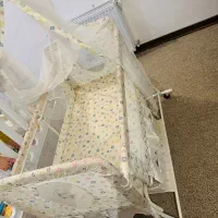 گهواره و تخت کنار مادر بسیار کاربردی