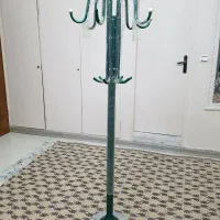 چوب لباسی ایستاده