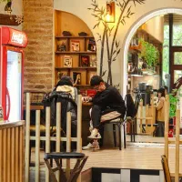 استخدام نیروی کافه و رستوران