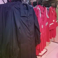 فروشنده مغازه پوشاک