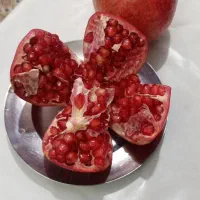 انار آبدار و خوشمزه