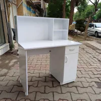 میز تحریر کامپیوتر کتابخانه دار