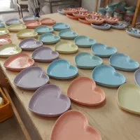 نیروی کار در کارگاه سرامیک