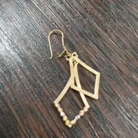 طلا ۱۰۰ بالای تابلو