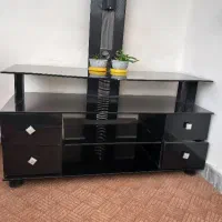 میزتلویزیون شیشه ای