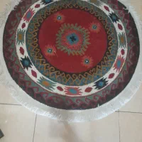 فرش گرد وچند عدد پادری نو