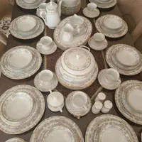 سرویس  اصل چین ۲۴ نفره سلطنتی وخاص|ظروف سرو و پذیرایی|اصفهان, بیدآباد|دیوار