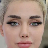 مدل برای عکاسی