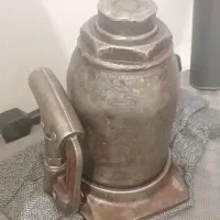 جک ۵۰تنی  اصلی کشور سویس