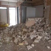 تخریب ساختمان داخلی با هیلتی وبنای کاشیکاری