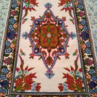 گلیم نقش برجسته و فرش دست باف