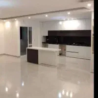 آپارتمان ۸۲متری شمالی رو به آفتاب و خیابان