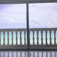 تکواحدی ۱۹۶ متری در تاپ لوکیشن ساحلی