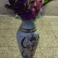 گل و گلدان قشنگ
