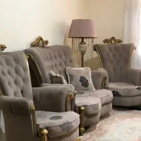 مبل سلطنتی ۷ نفره مخمل اصل درحد نو،بسیار تمیز وشیک