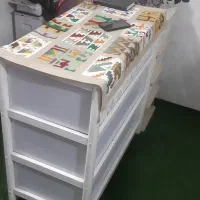 فروش لباس، مانکن فلزی و پیش خوان مغازه