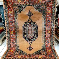قالیچه سه متری کف ساده تک ترنج قهوه ای قشقایی