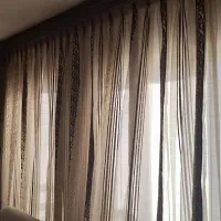 پرده رنگ قهوه ای