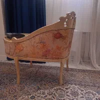یک عدد میز تلفن استیل طرح طلایی