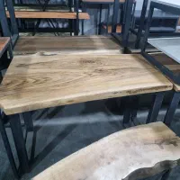 میز‌غذاخوری‌چوب‌روس‌‌و‌گردو‌چوب‌و‌فلز‌‌کد‌۰۷