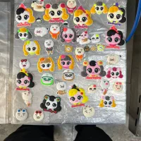 تعدادی کارگر ساده خانم و آقا