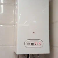 شاگرد یا کارآموز  نصب پکیج رادیاتور