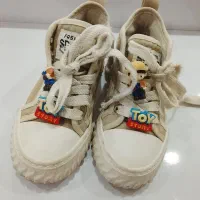 تعدادی کفش و صندل و کالج مجلسی بچگانه|کفش و لباس بچه|هشتگرد, فاز ۱ مهستان|دیوار