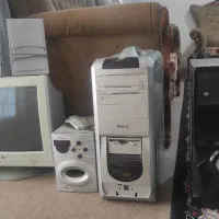 کیس به همراه مانیتور و اسپیکر