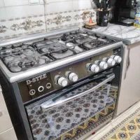 دوعدد فرش شش متری ویک گاز چرخ خیاطی میز تحریر|فرش|پاکدشت, پاکدشت (مامازند)|دیوار