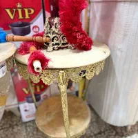 میز برنجی‌|کلکسیون اشیاء عتیقه|الیگودرز, |دیوار