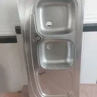 سینک ظرفشویی روکار تمیز