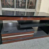 میز تلویزیون در حد نو