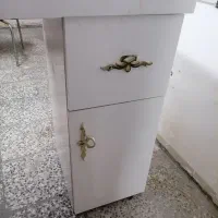 میز ناخن کاری مناسب|آرایشگاه و سالنهای زیبایی|لاران, |دیوار