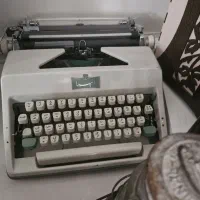 ماشین تایپ قدیمی