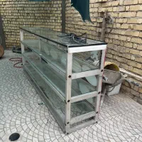 ویترین شیشه ای