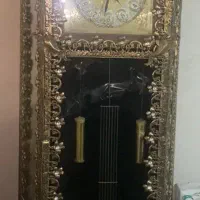 ساعت برنزی ایستاده