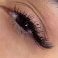 نیازمند مدل  اکستنشن مژه (تازه کارنیستم )