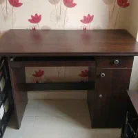 میز کامپیوتر و اداری در حد نو