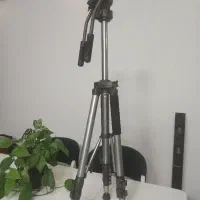 سه پایه دوربین حرفه ای