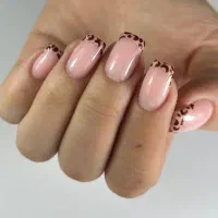 خدمات زیبایی و ناخن دلارا