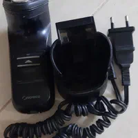 یک عدد ریش تراش شارژی مردانه سالم