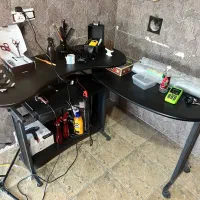 میز طحریر و کامپیوتر درحد نو