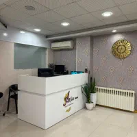 اپراتور لیزر خانم پیراپزشک